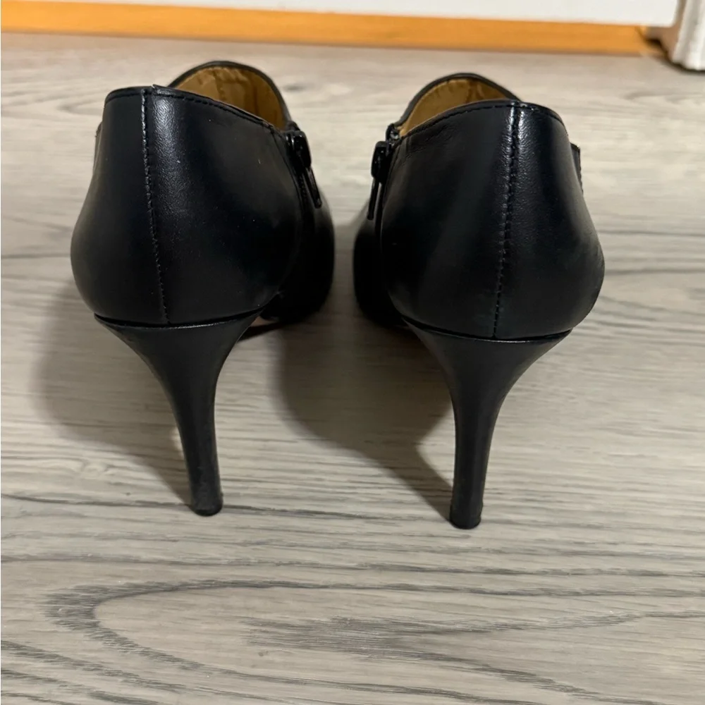 Coach Black Leather Ankle Booties Womens Size 7 Side Zip Heel Classic Pumps